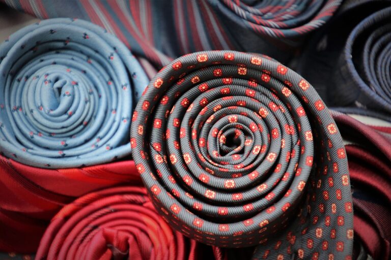 Sustainable Fashion Trends: From Circular Design to Secondhand Shopping