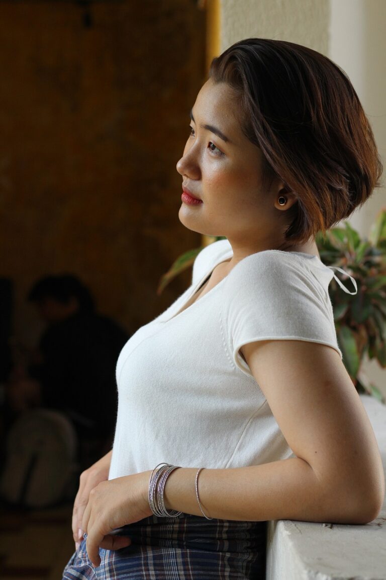 Sustainable fashion in the renewable energy sector: Solar panel-inspired prints: Cricbet99, Sky11 bet, Play lotus365
